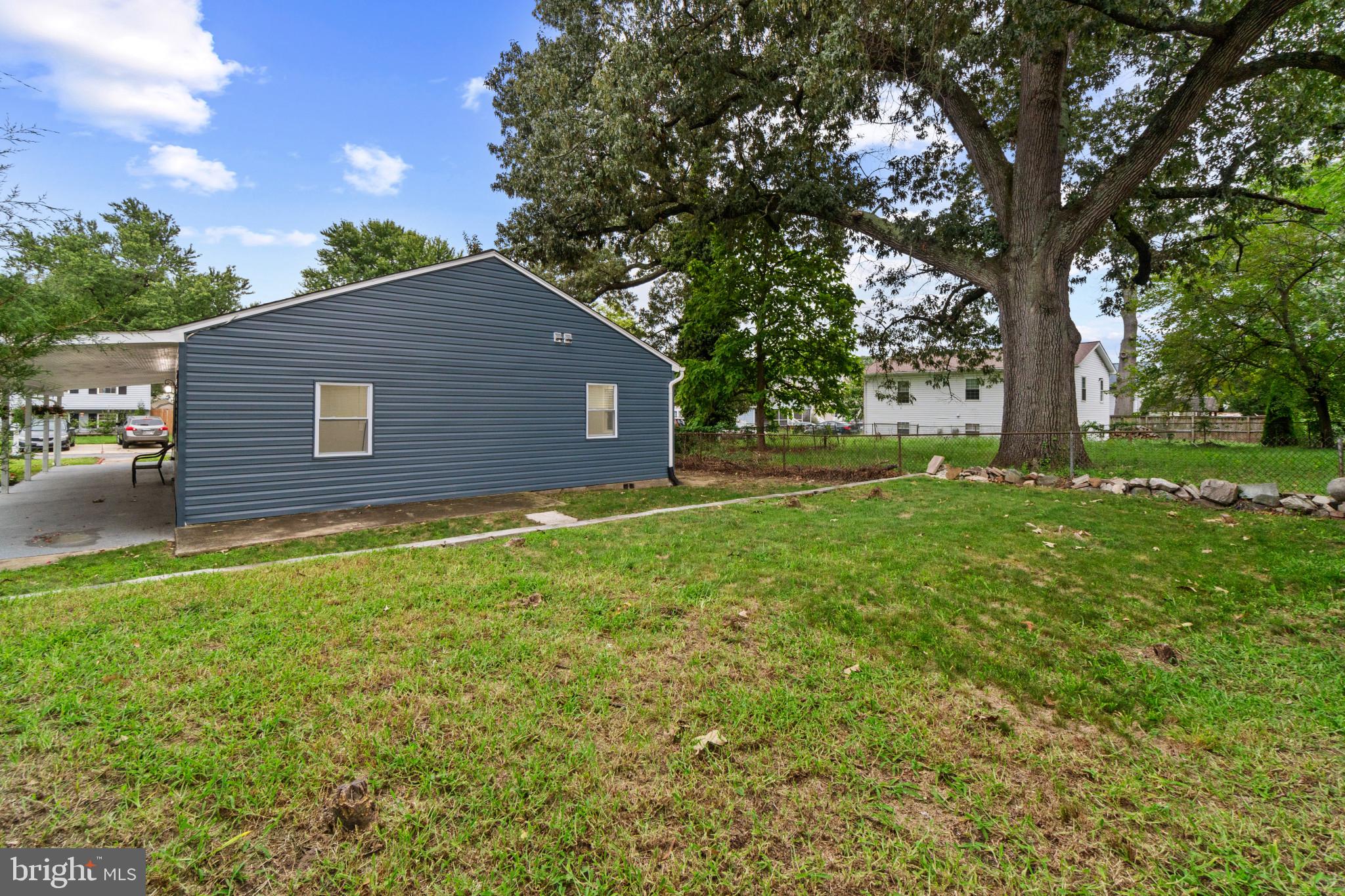 COUNTRY PLACE - Residential