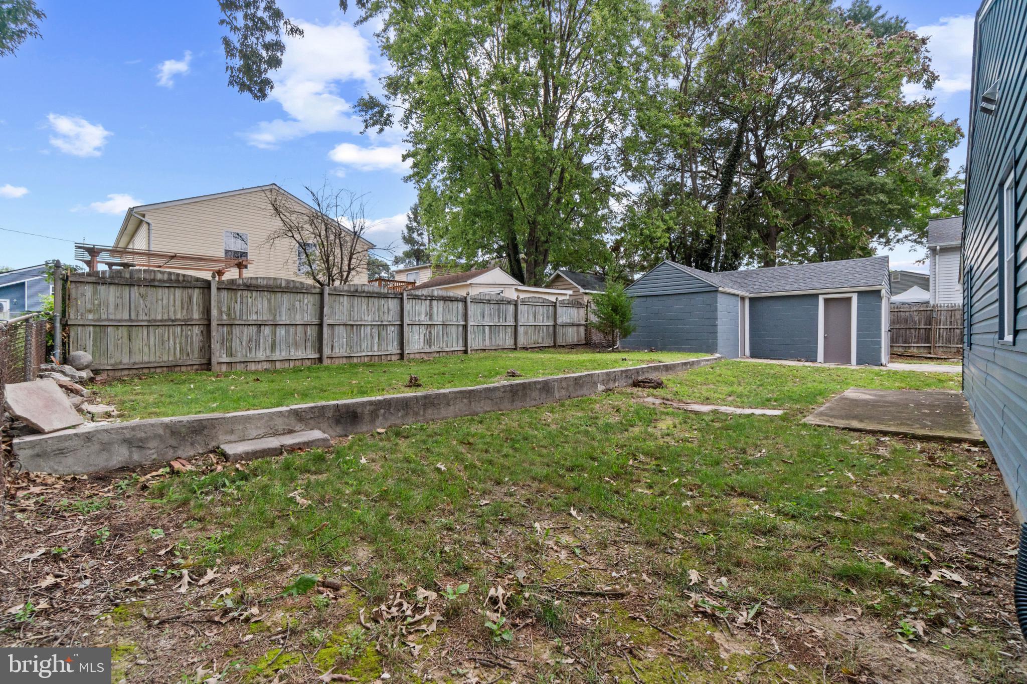 COUNTRY PLACE - Residential