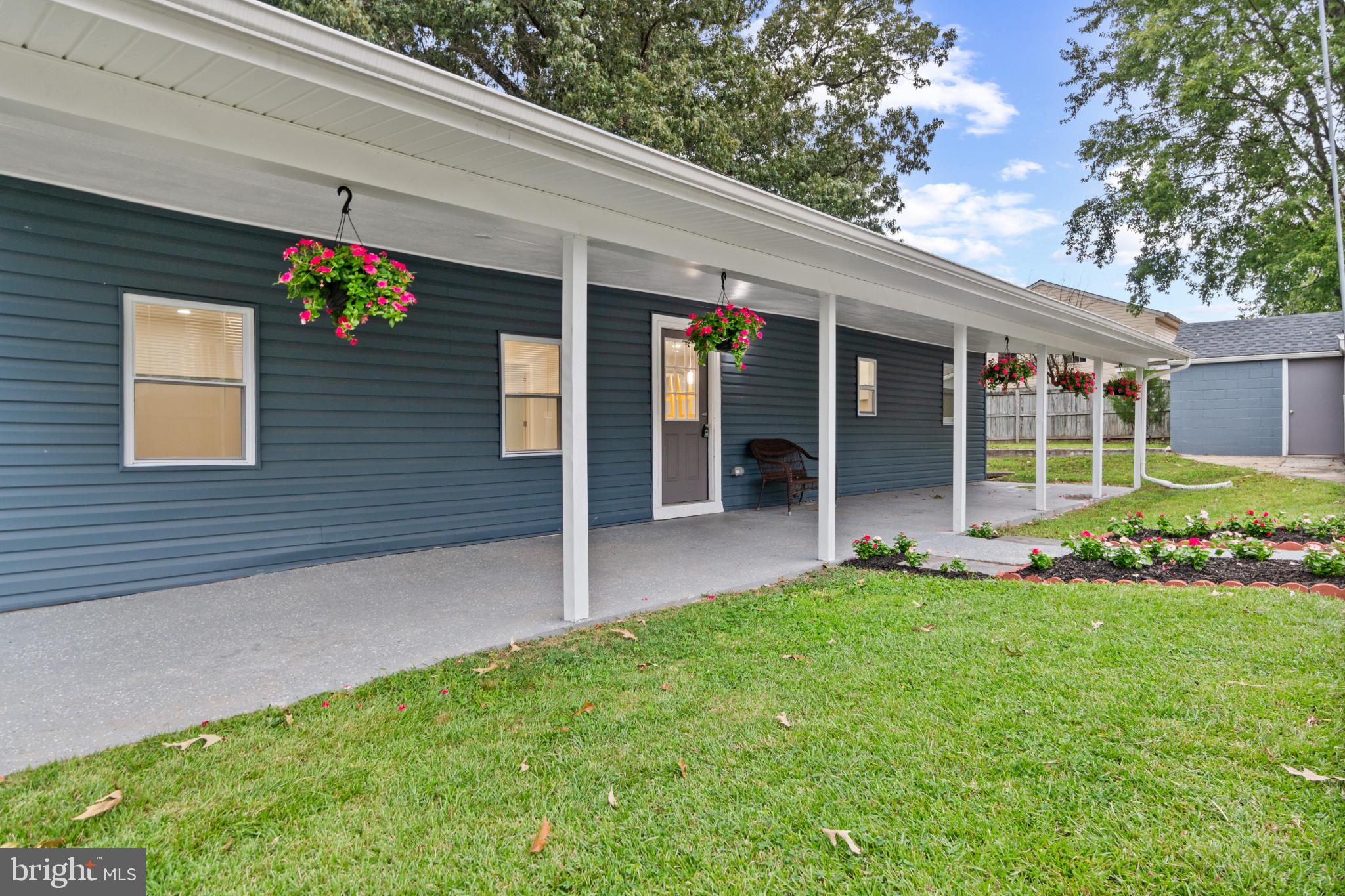 COUNTRY PLACE - Residential