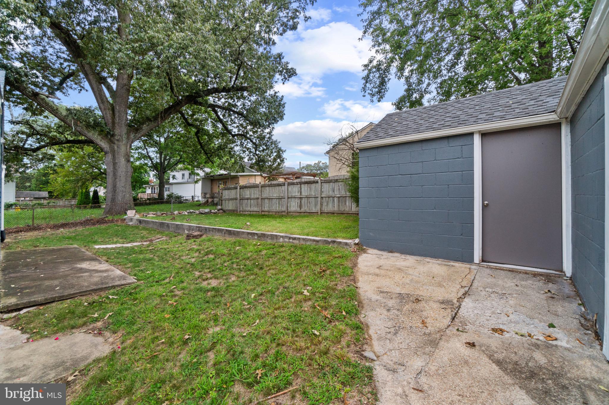 COUNTRY PLACE - Residential