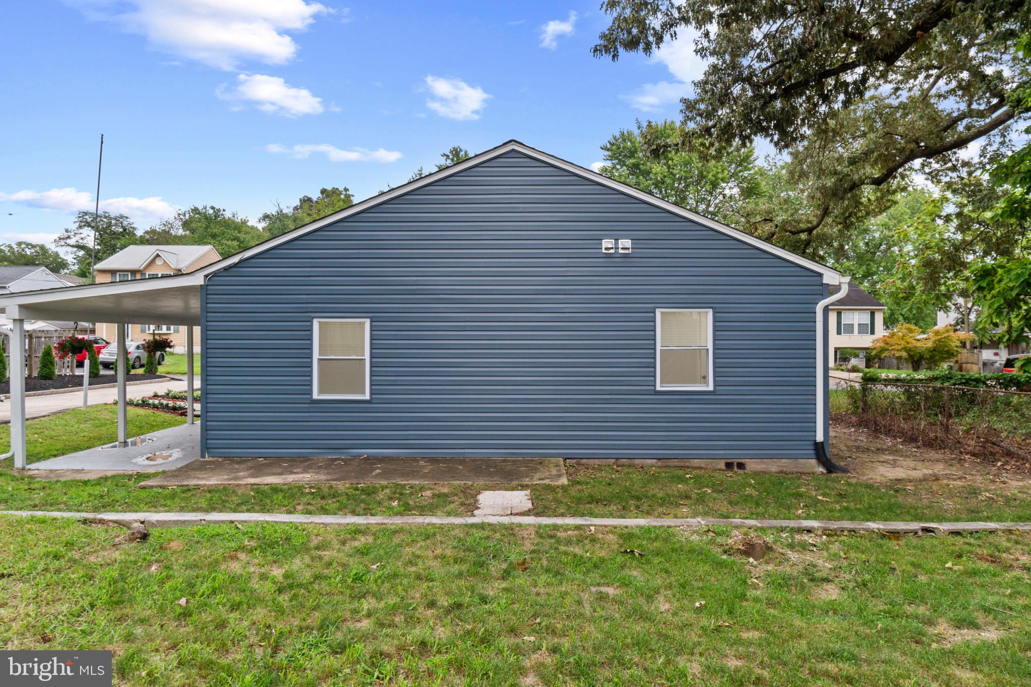 COUNTRY PLACE - Residential