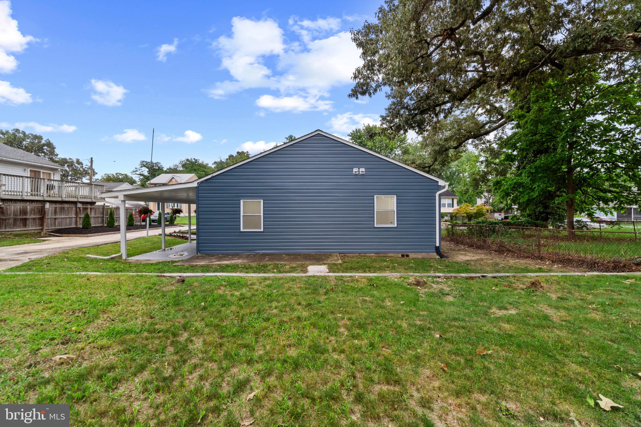 COUNTRY PLACE - Residential