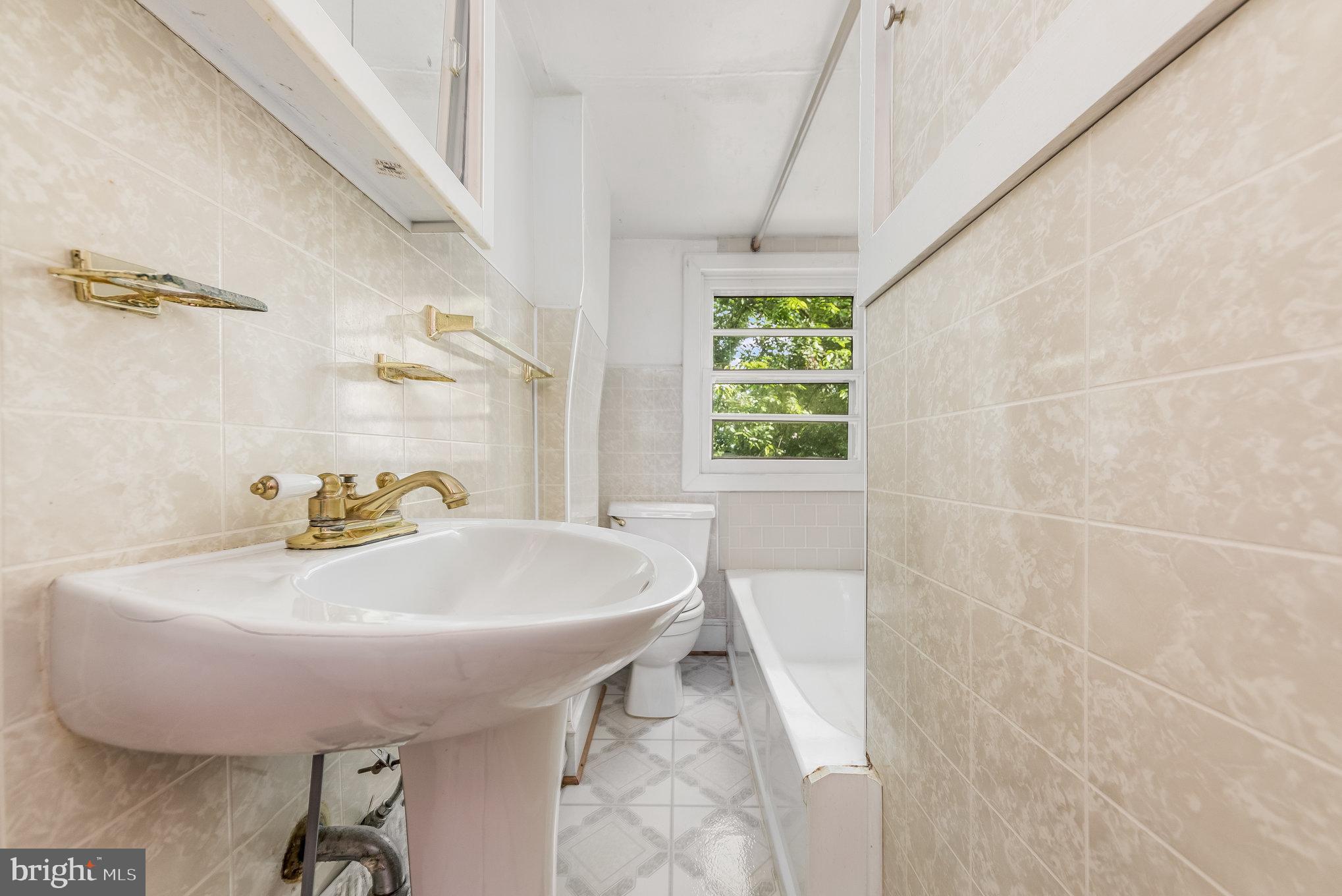 COLLEGE HEIGHTS - Residential