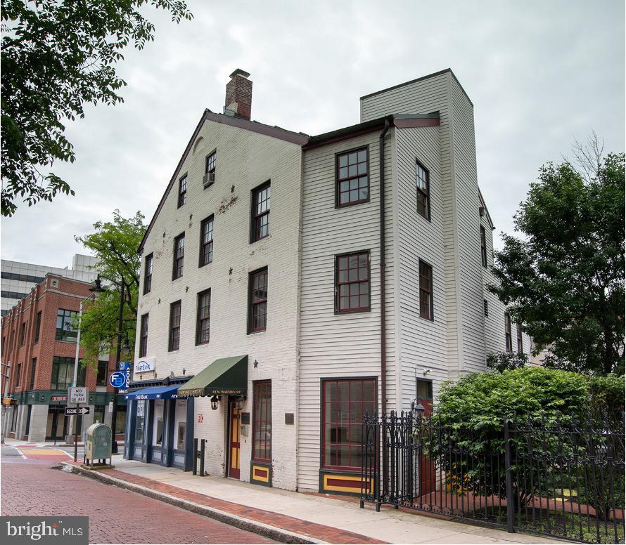 101 S WARREN STREET