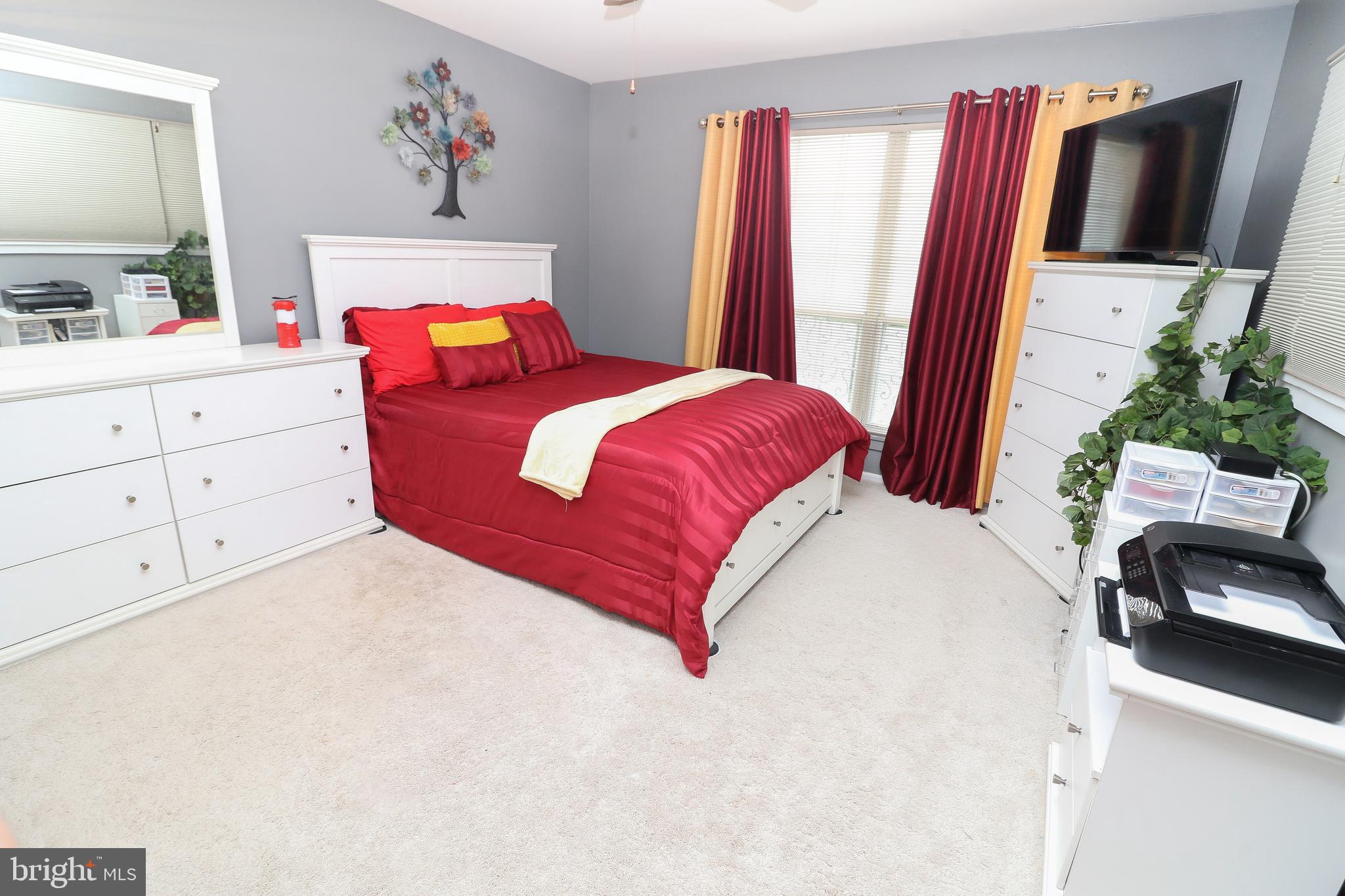 PINECREST - Residential