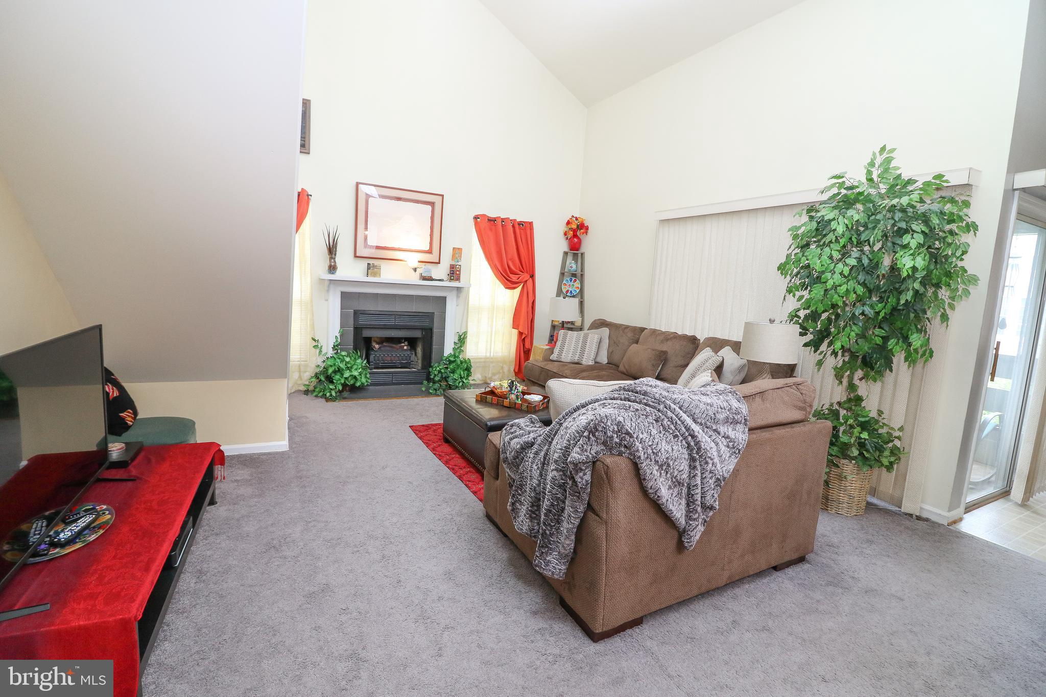 PINECREST - Residential