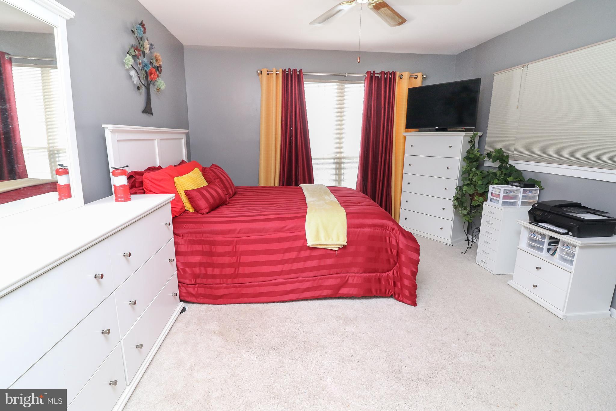 PINECREST - Residential