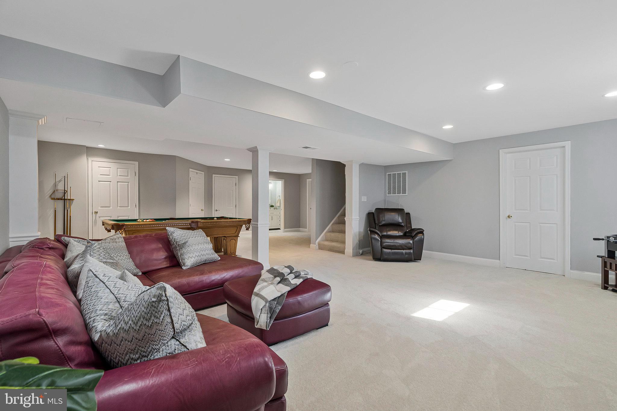 HAMPTON FOREST - Residential