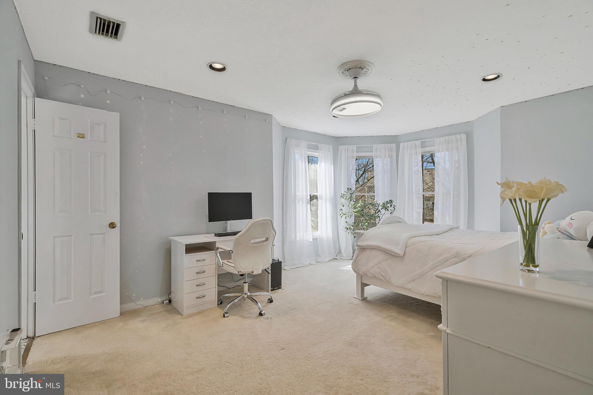 HAMPTON FOREST - Residential