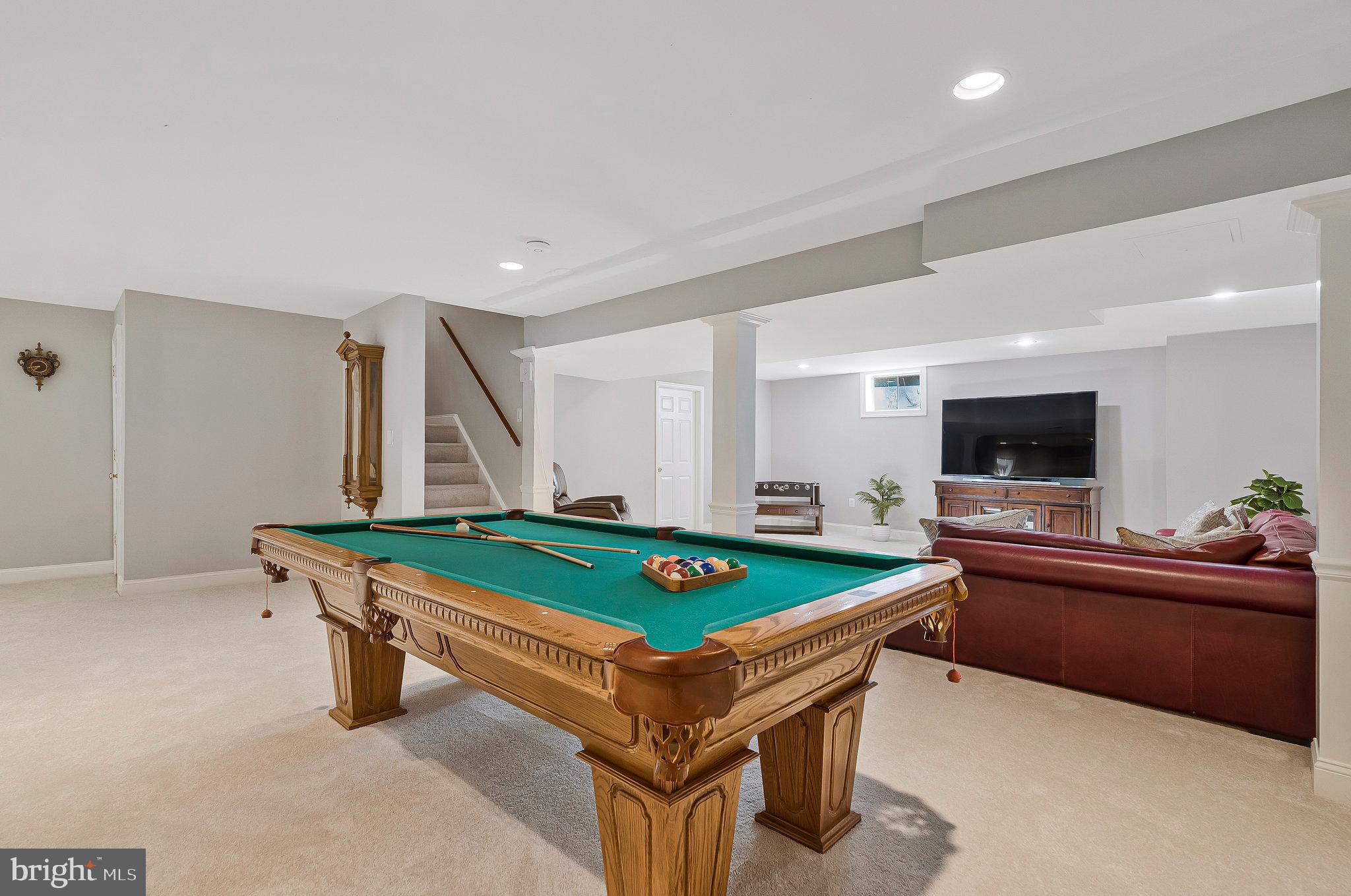 HAMPTON FOREST - Residential