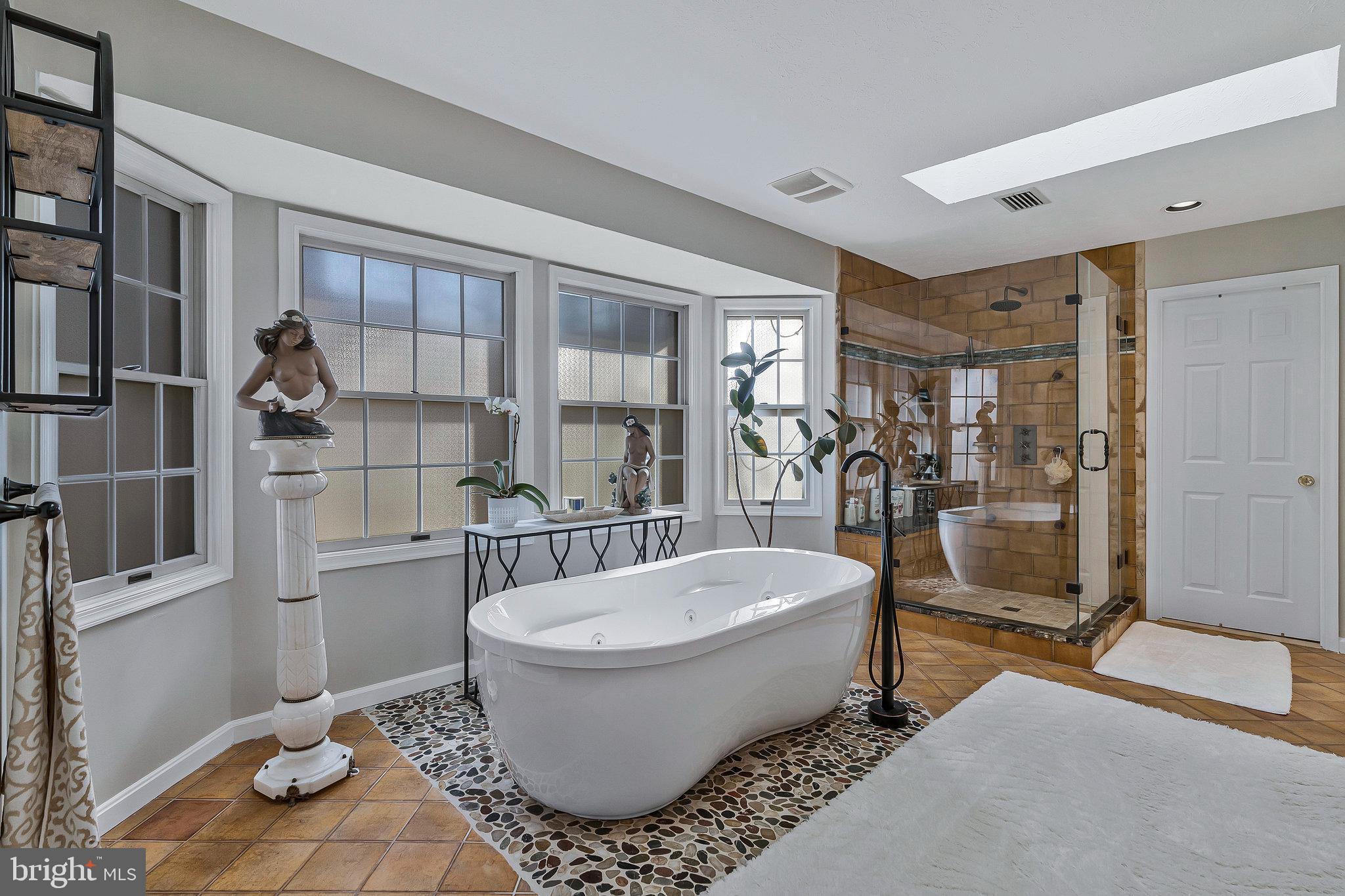 HAMPTON FOREST - Residential