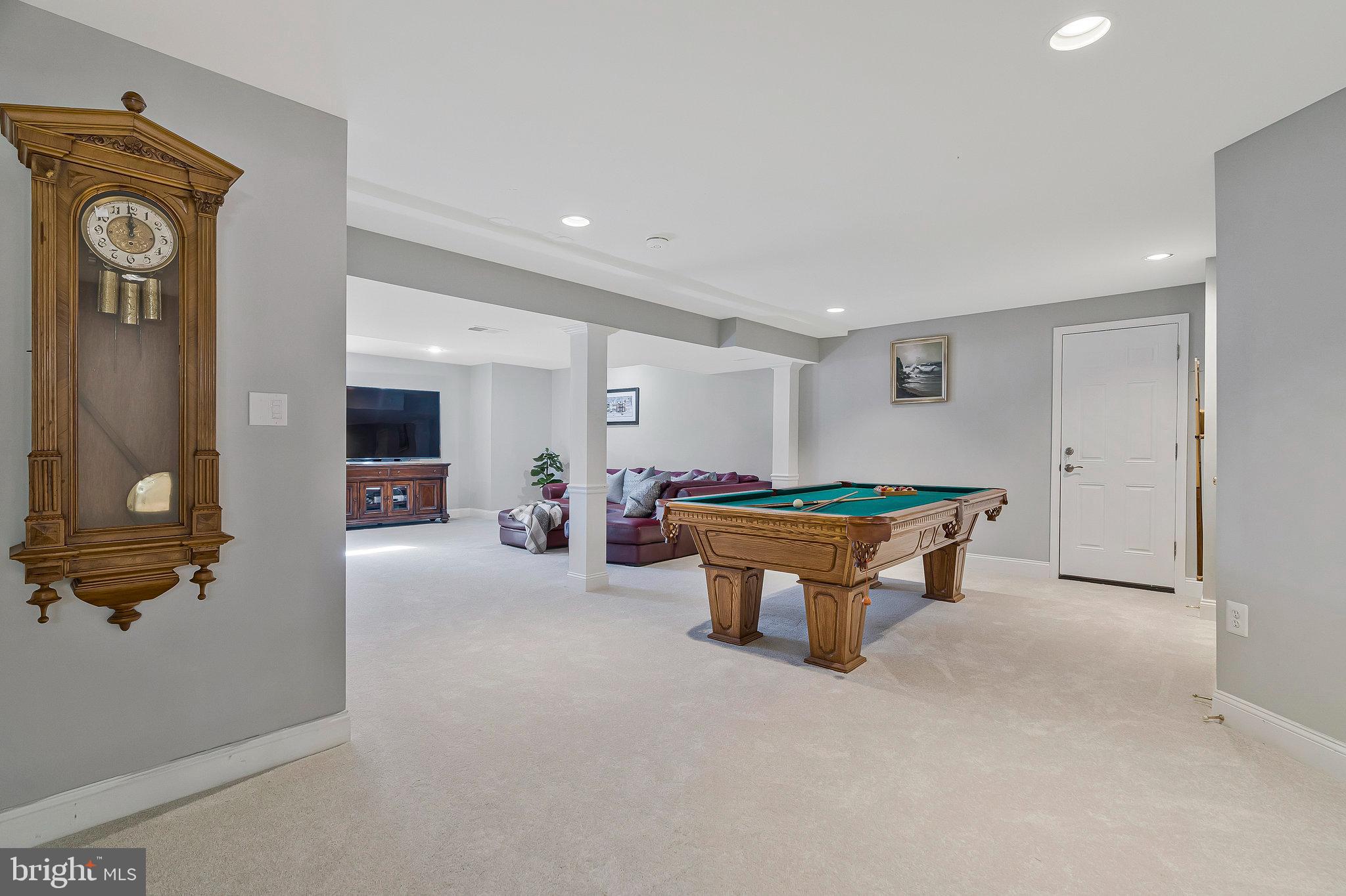 HAMPTON FOREST - Residential