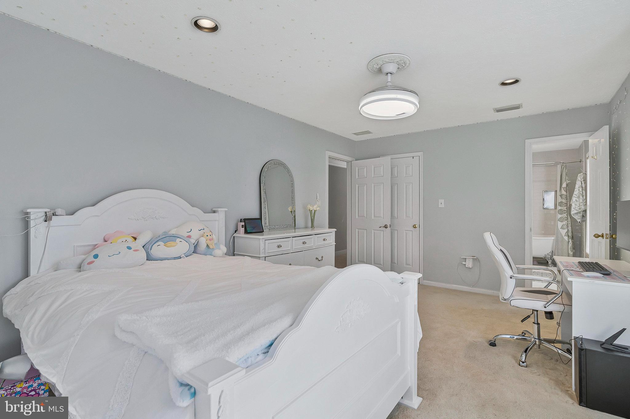 HAMPTON FOREST - Residential