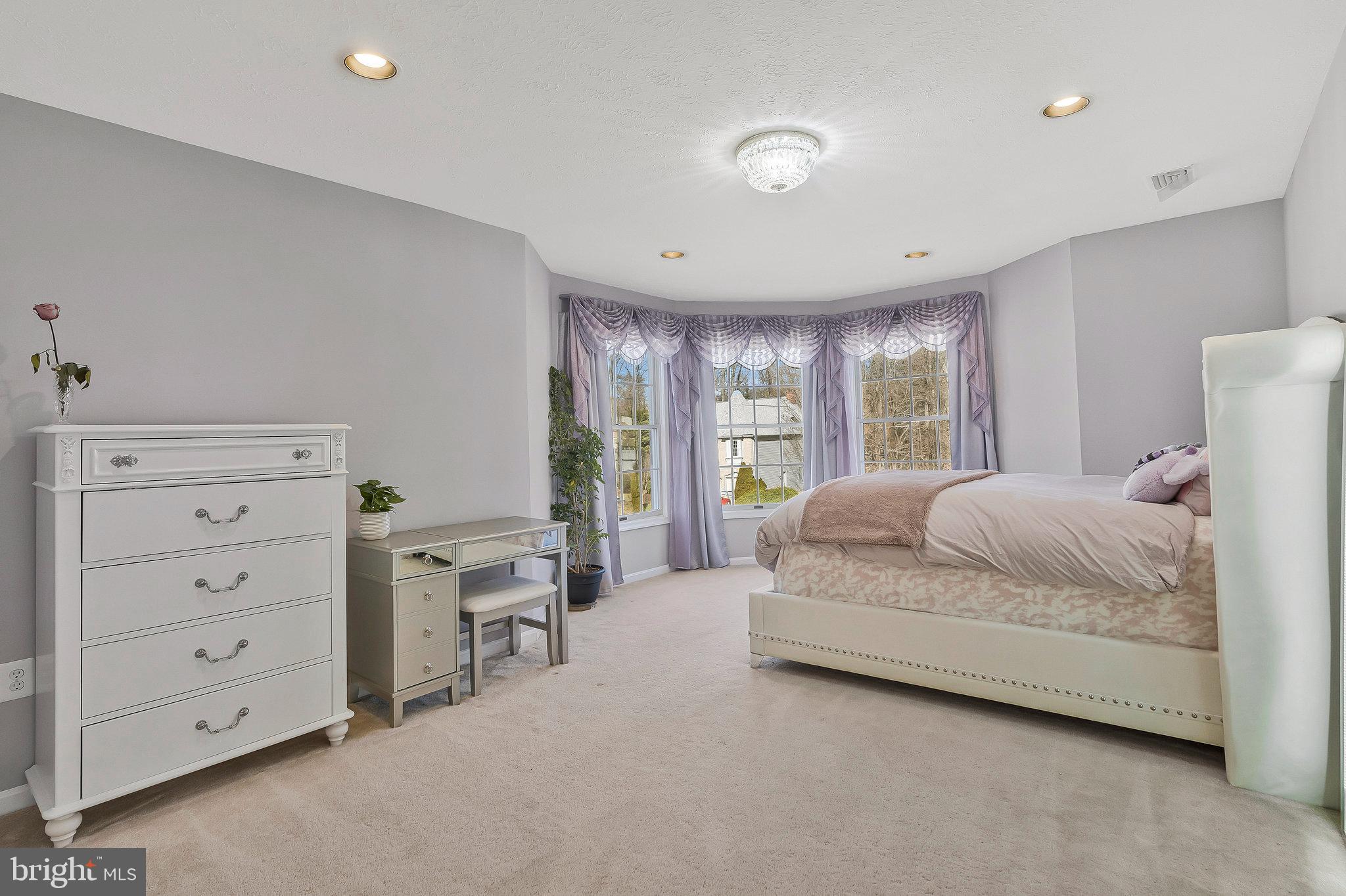 HAMPTON FOREST - Residential