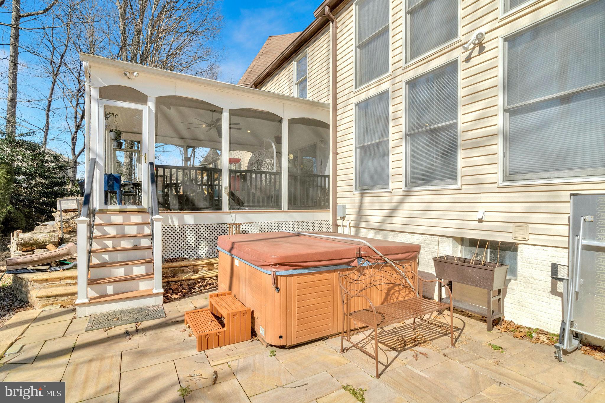 HAMPTON FOREST - Residential