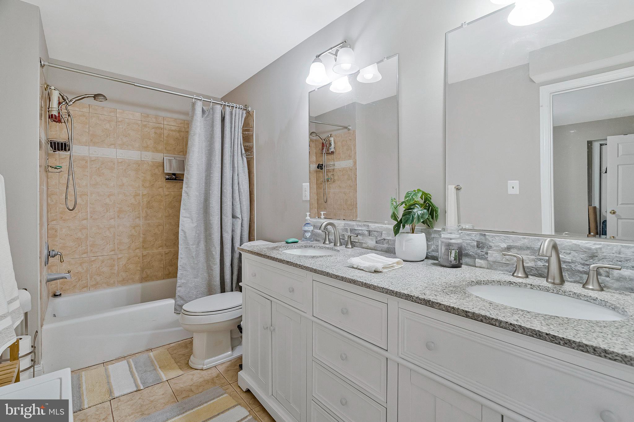 HAMPTON FOREST - Residential