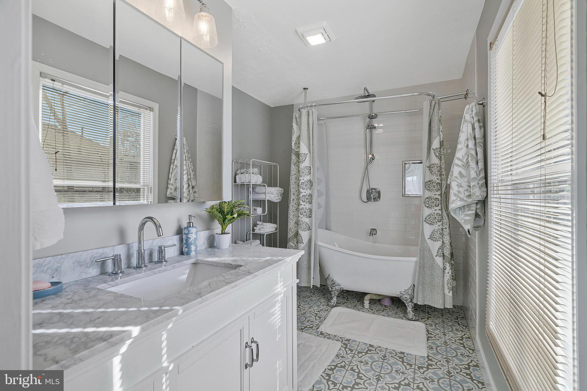 HAMPTON FOREST - Residential