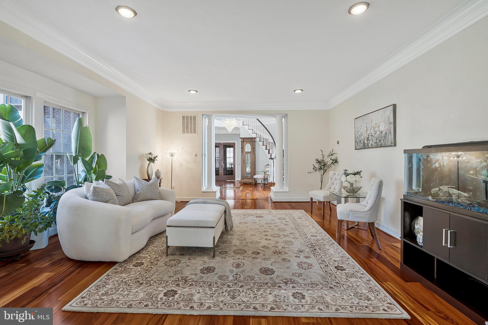 HAMPTON FOREST - Residential