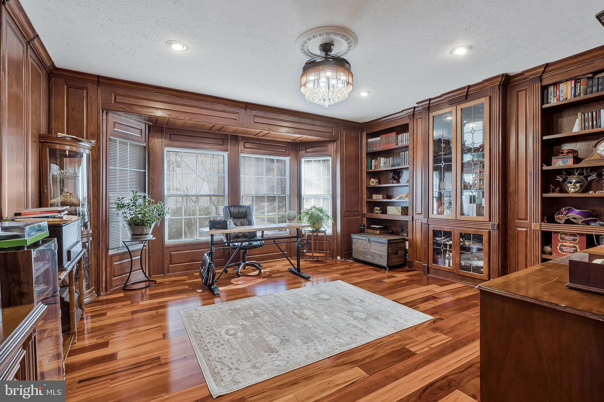 HAMPTON FOREST - Residential