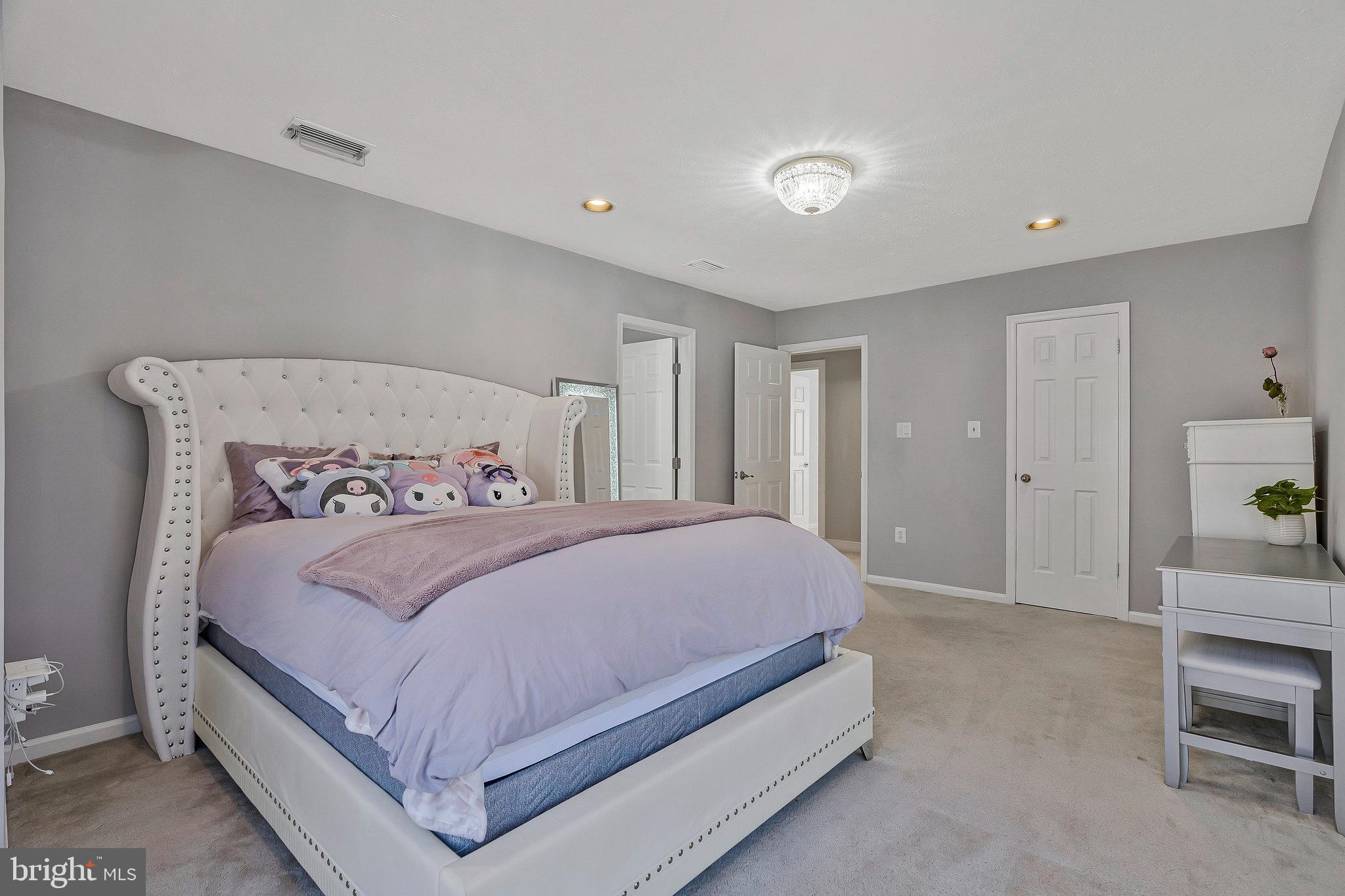 HAMPTON FOREST - Residential