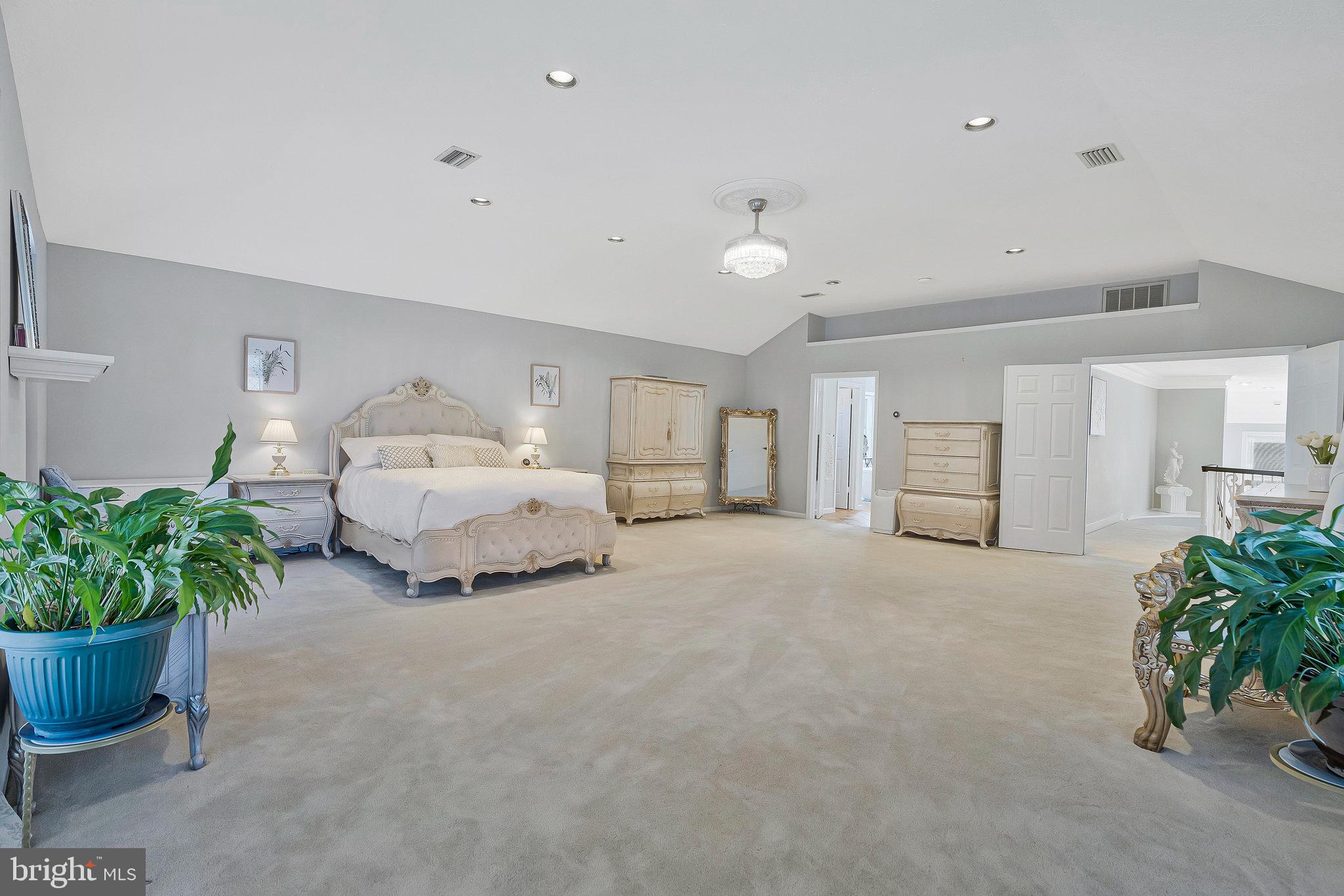 HAMPTON FOREST - Residential