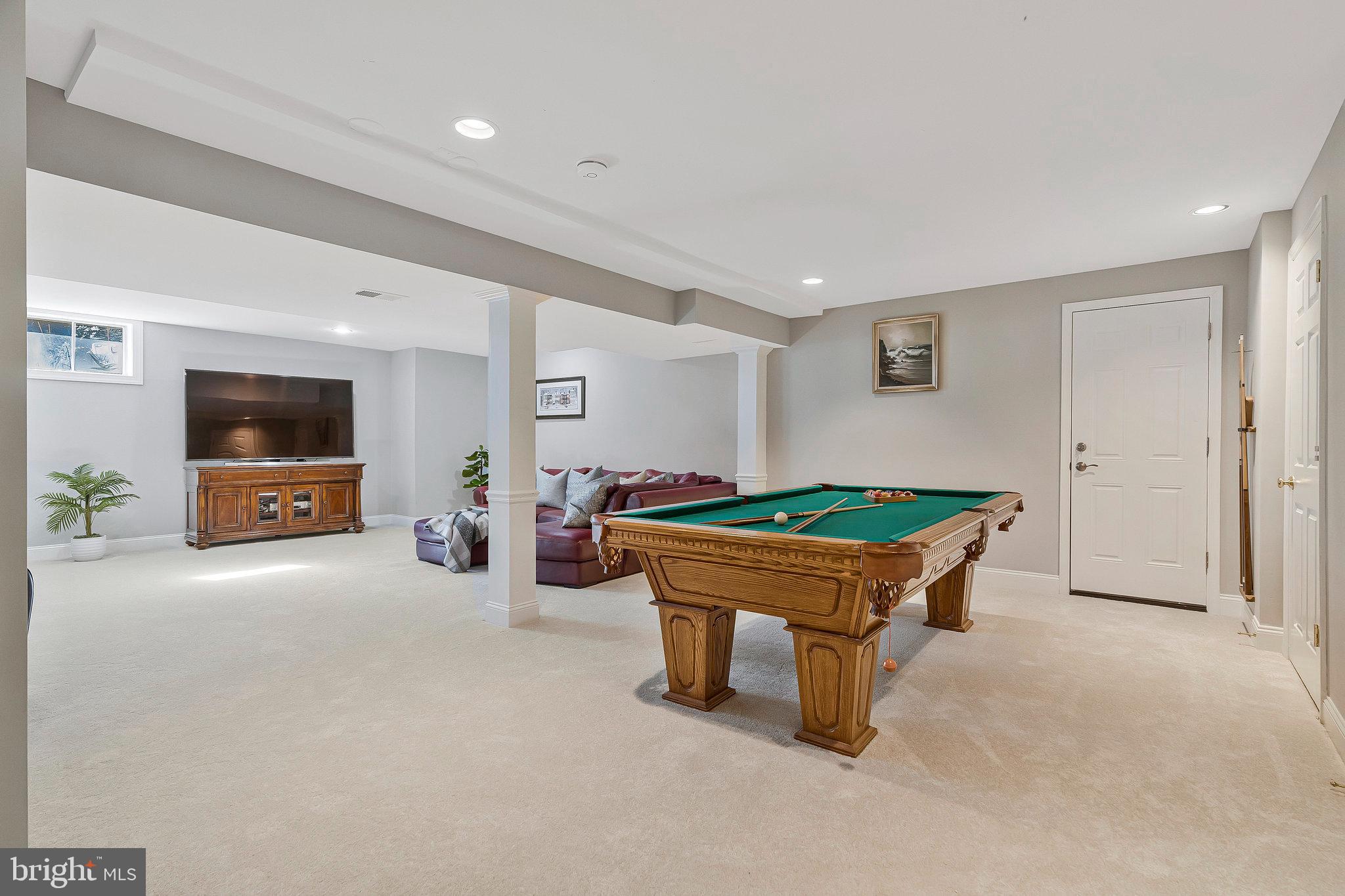 HAMPTON FOREST - Residential