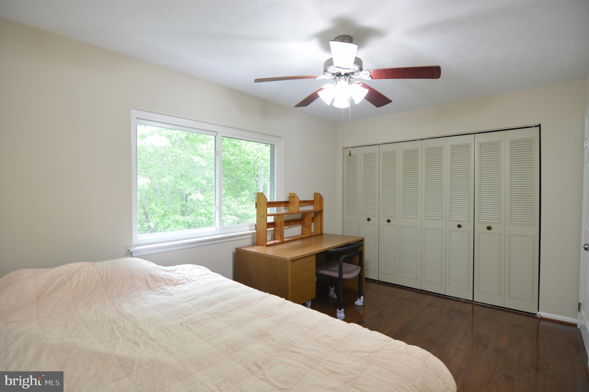 QUINCE ORCHARD MANOR - Residential