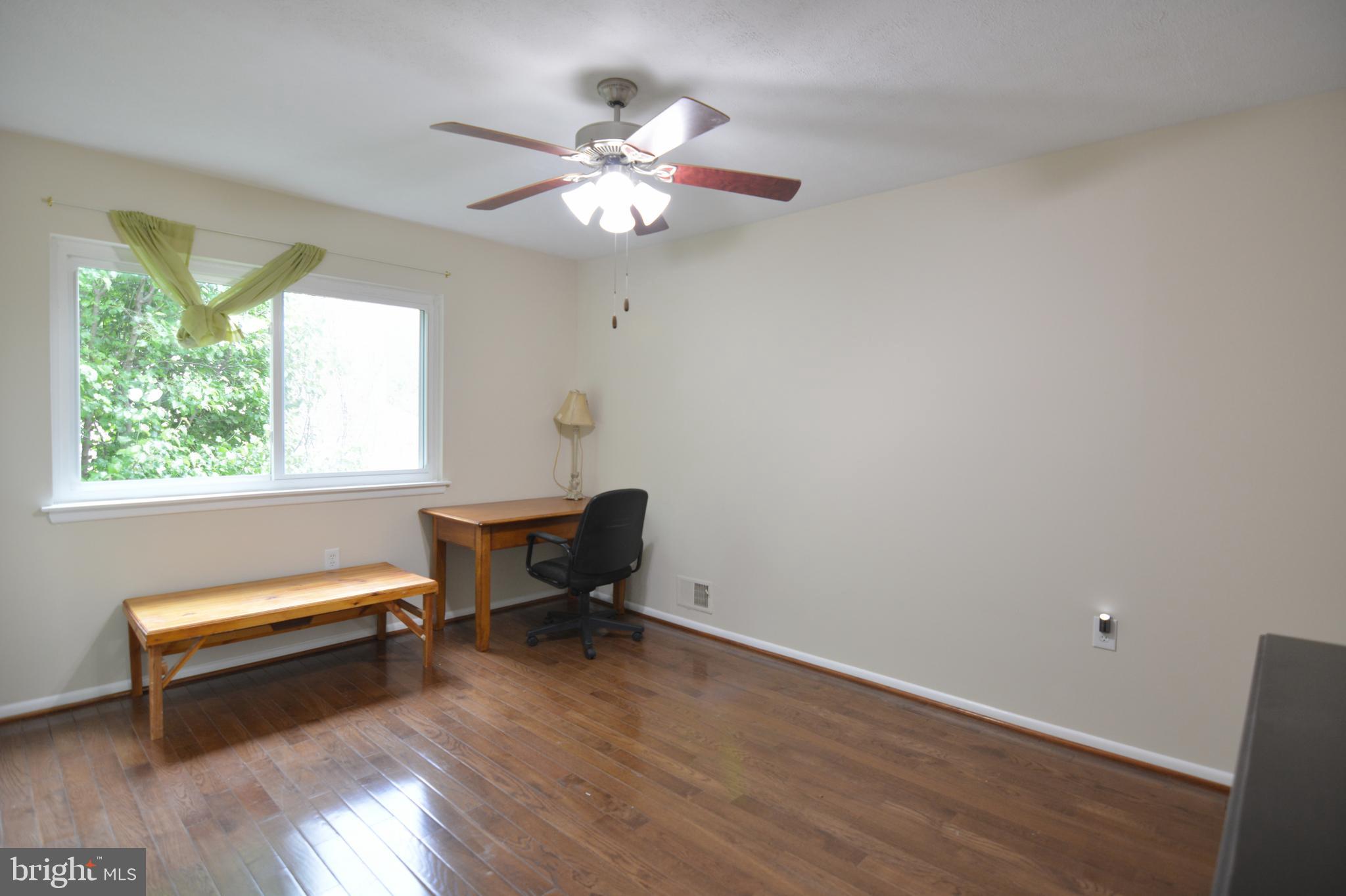 QUINCE ORCHARD MANOR - Residential