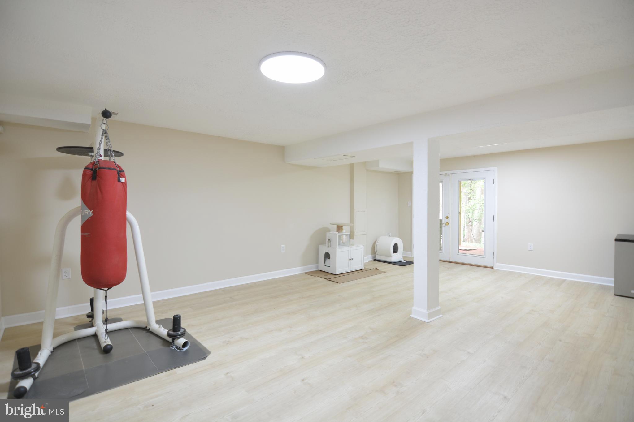QUINCE ORCHARD MANOR - Residential