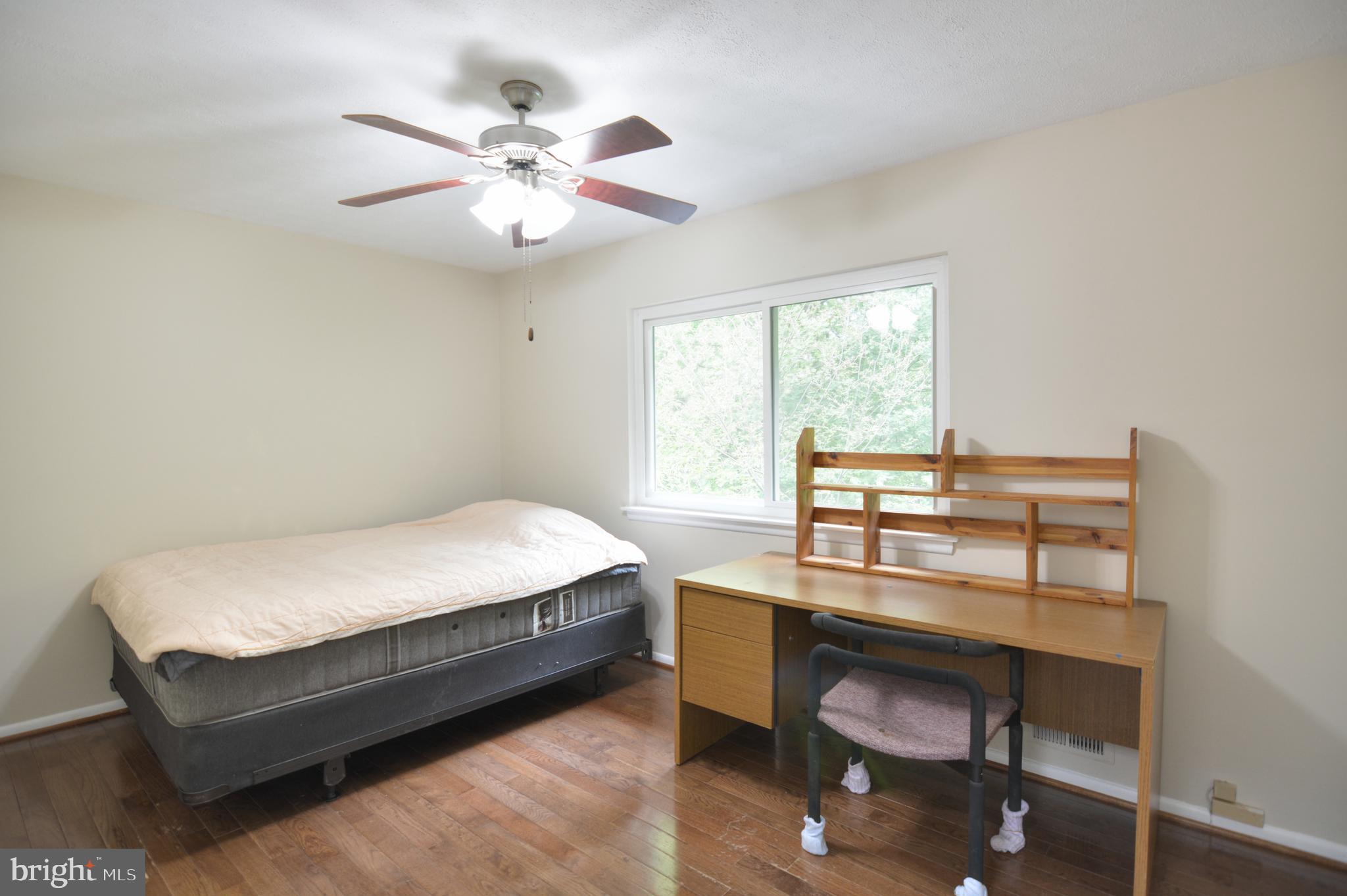 QUINCE ORCHARD MANOR - Residential