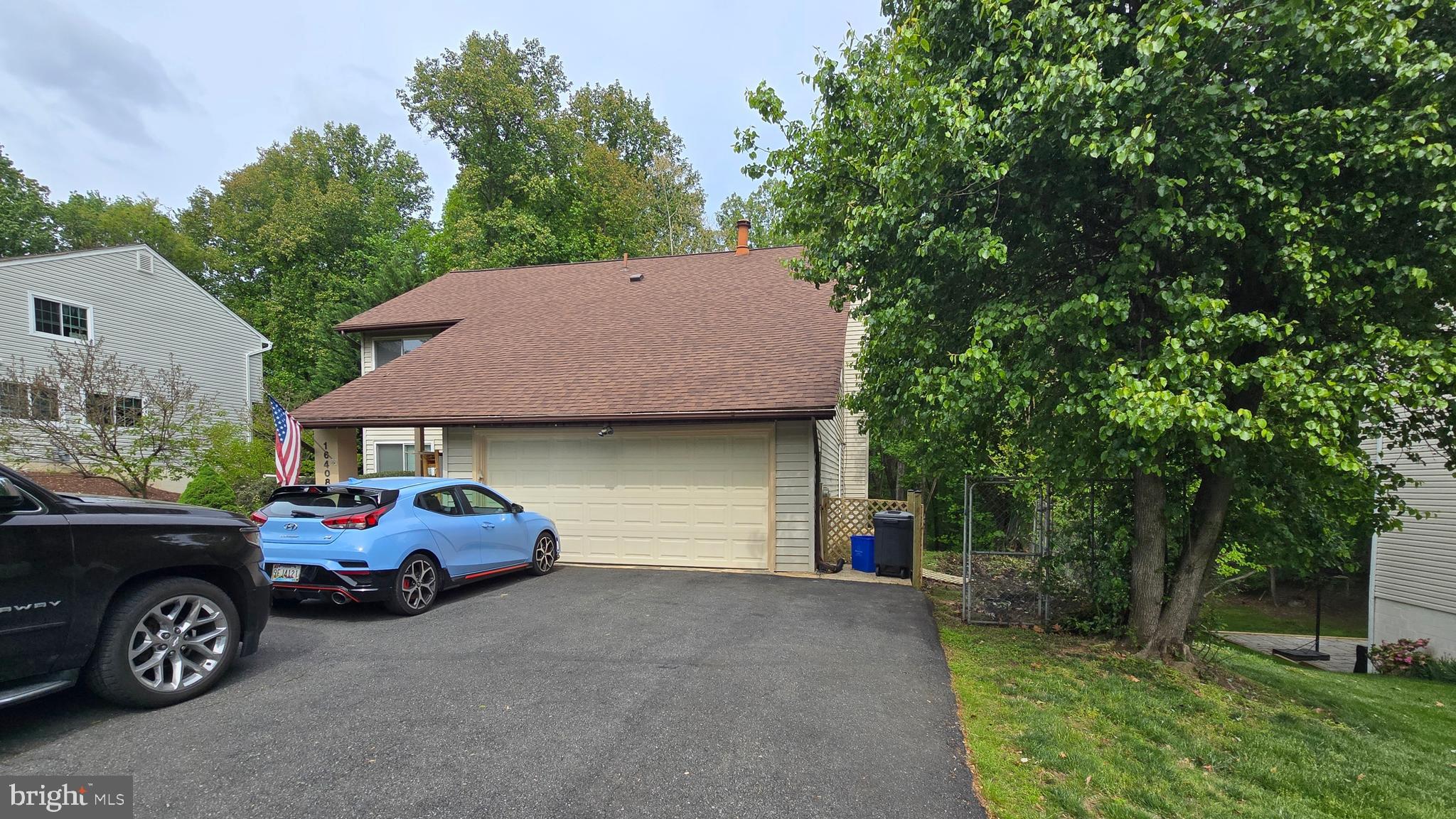 QUINCE ORCHARD MANOR - Residential