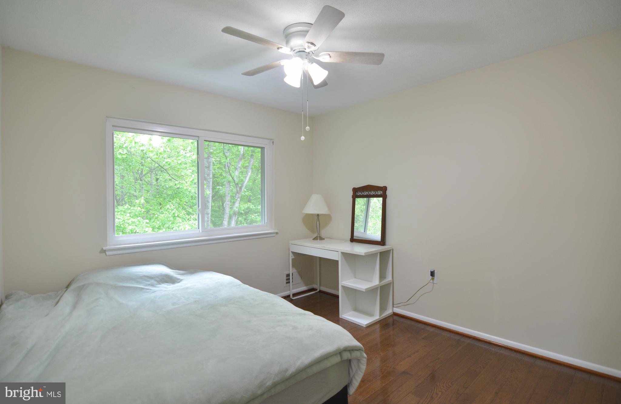 QUINCE ORCHARD MANOR - Residential
