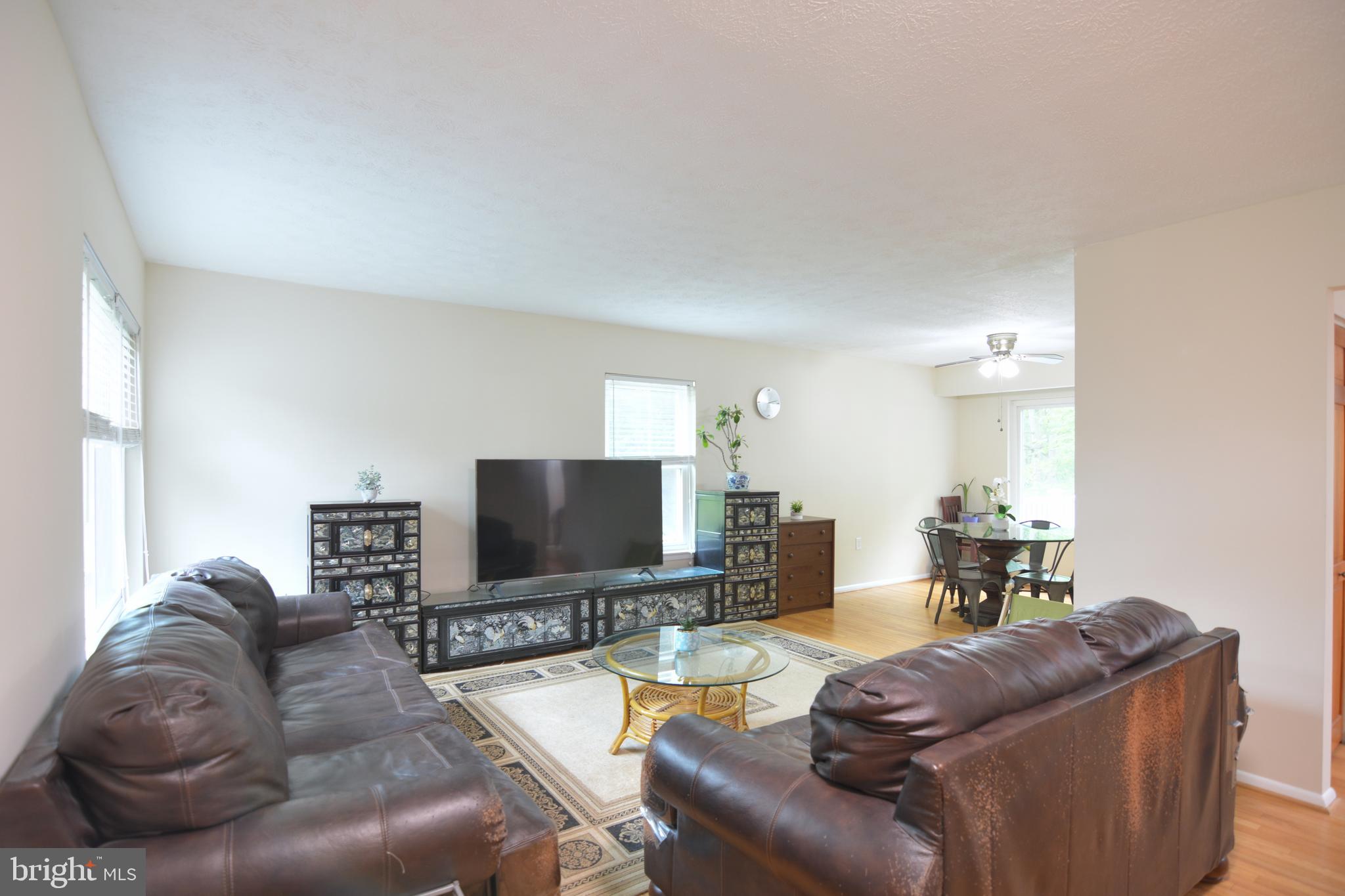 QUINCE ORCHARD MANOR - Residential