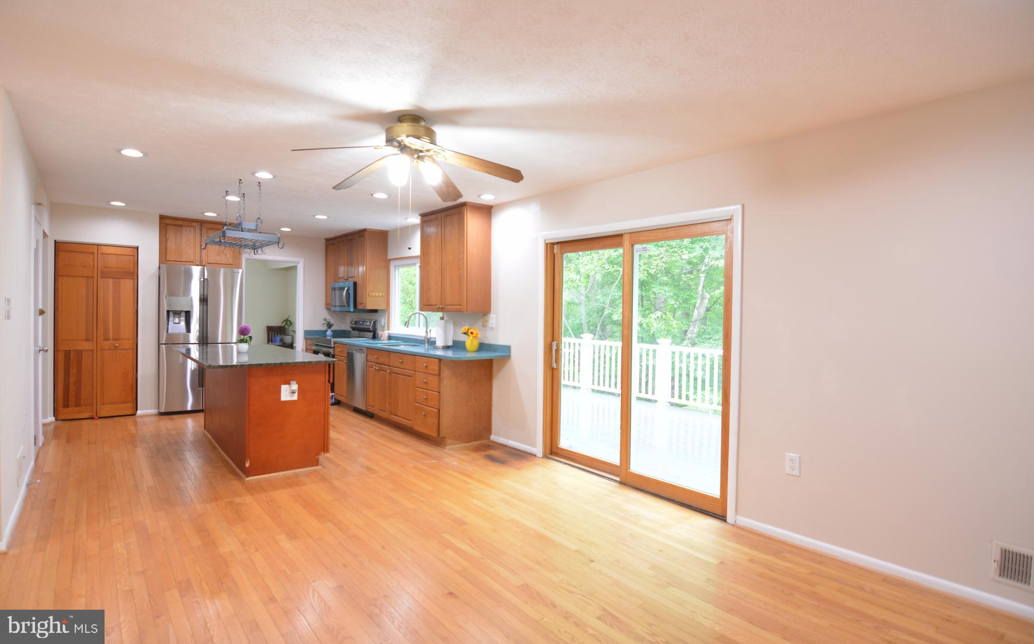 QUINCE ORCHARD MANOR - Residential