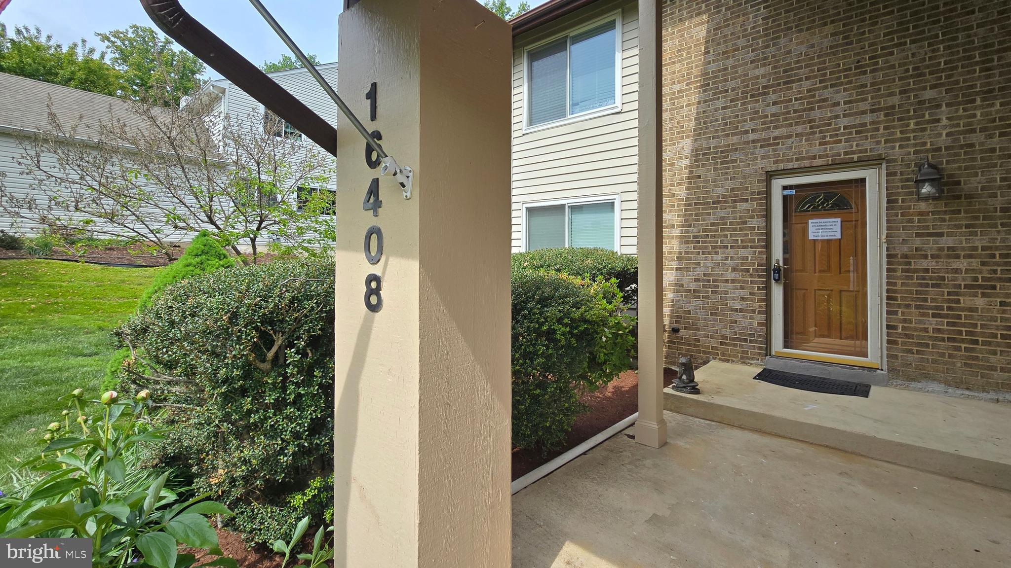 QUINCE ORCHARD MANOR - Residential