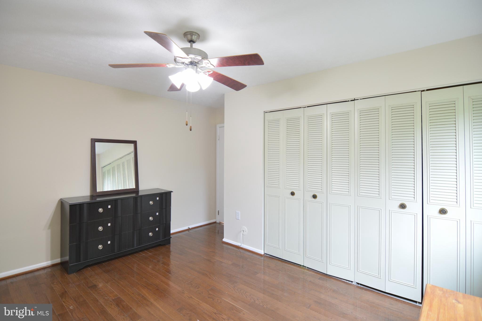 QUINCE ORCHARD MANOR - Residential