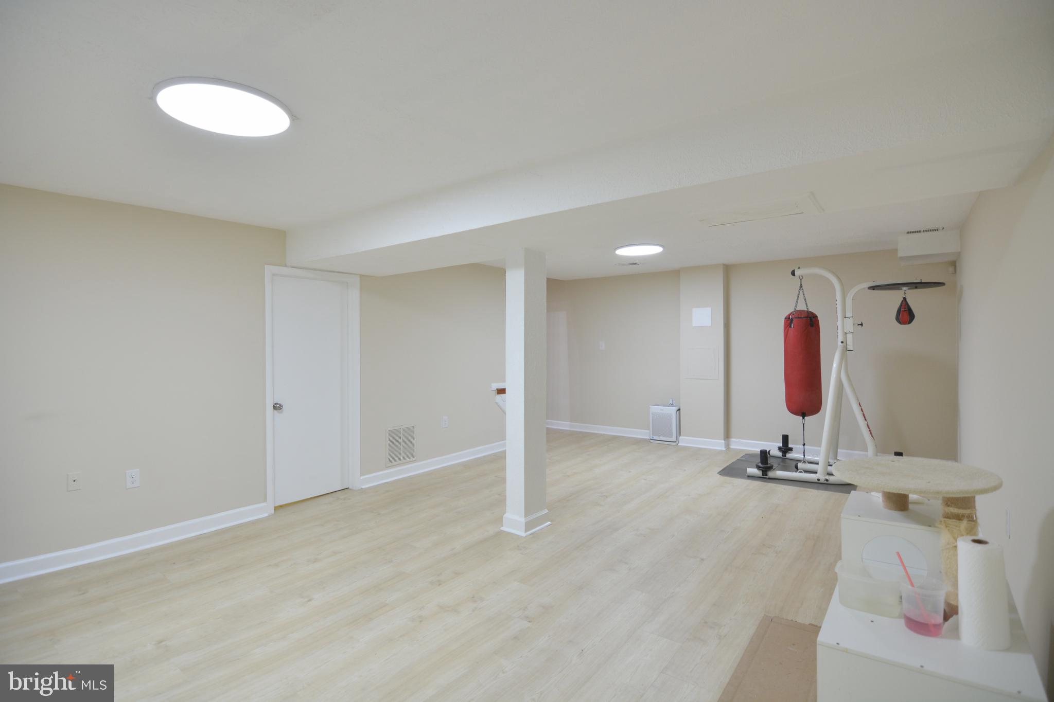 QUINCE ORCHARD MANOR - Residential