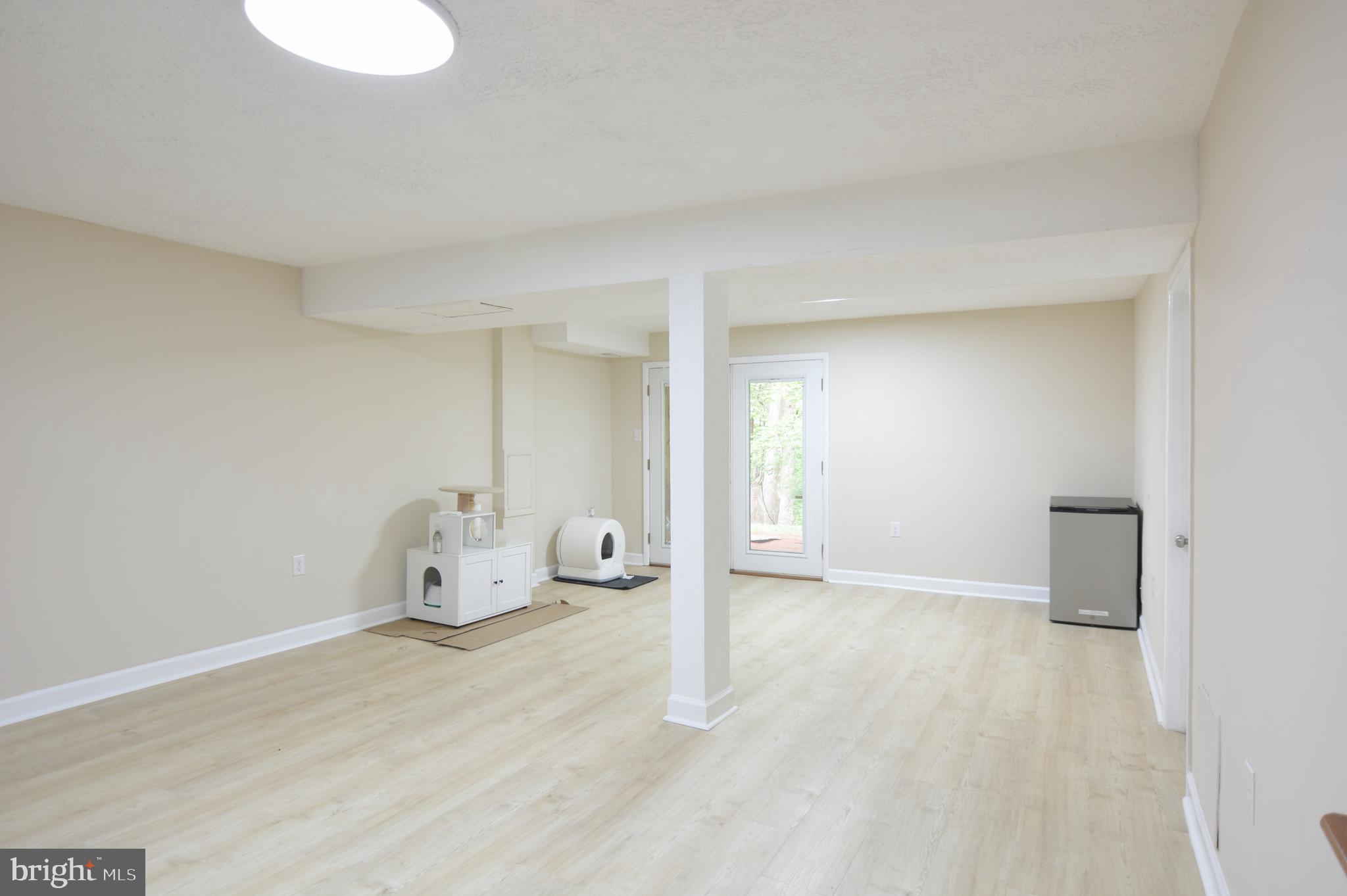QUINCE ORCHARD MANOR - Residential