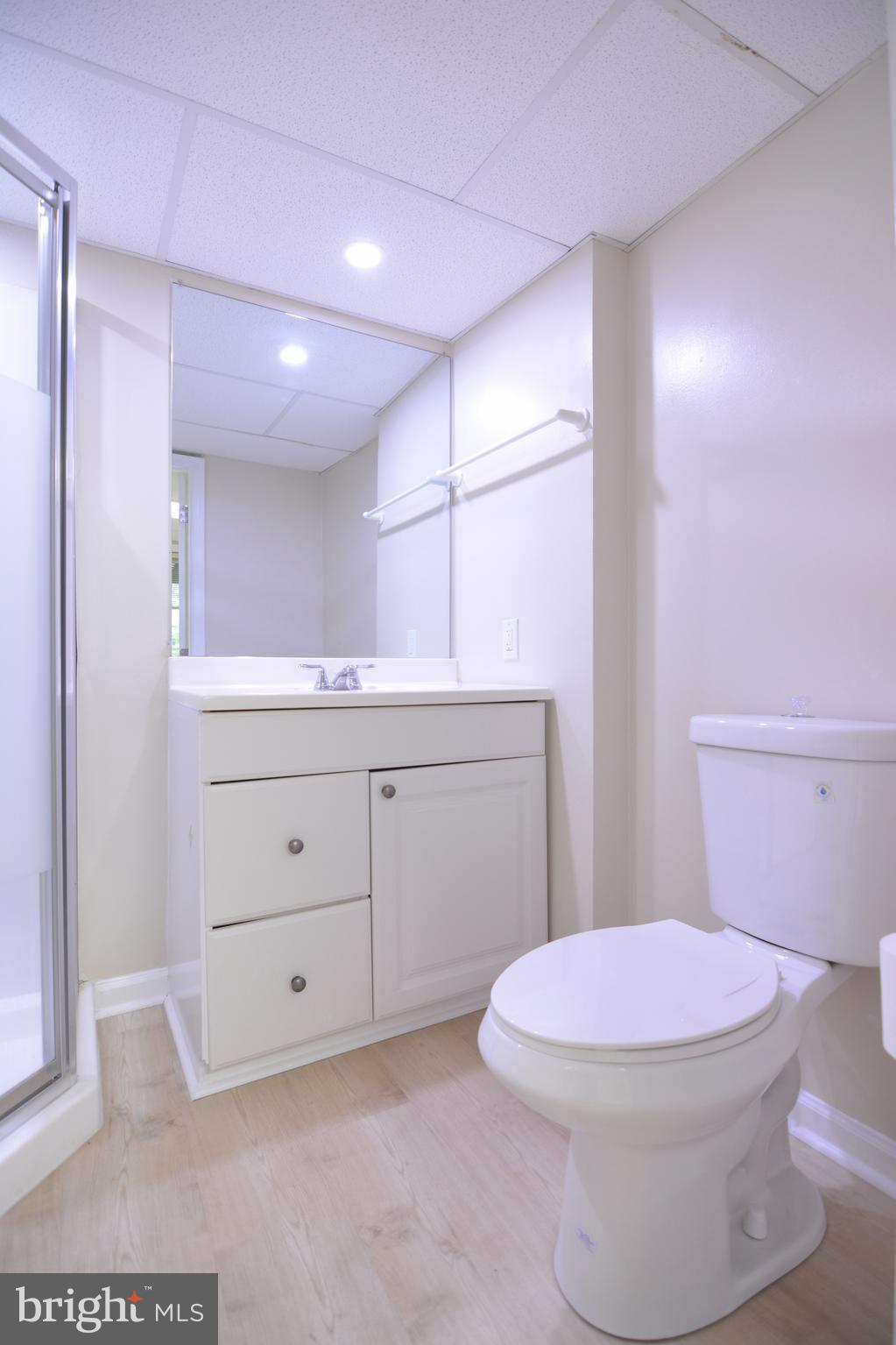 QUINCE ORCHARD MANOR - Residential