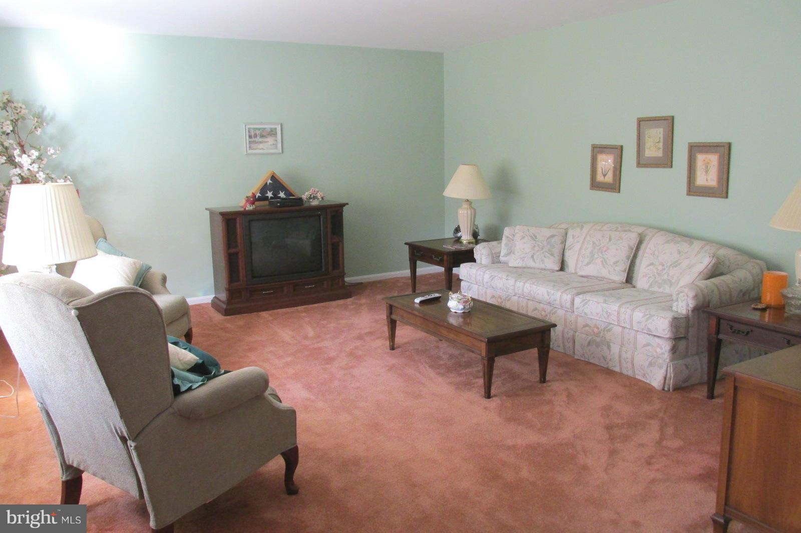 FRIENDSHIP KNOLLS - Residential