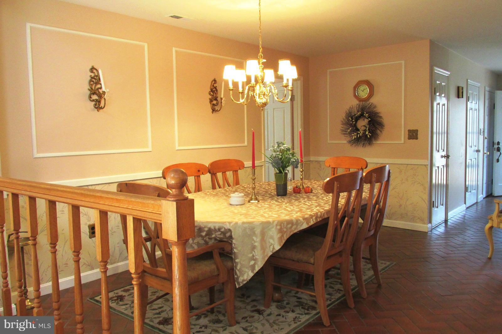 FRIENDSHIP KNOLLS - Residential