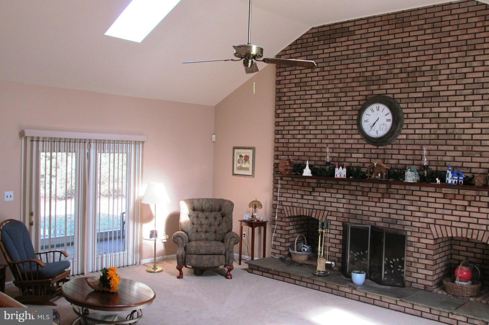 FRIENDSHIP KNOLLS - Residential