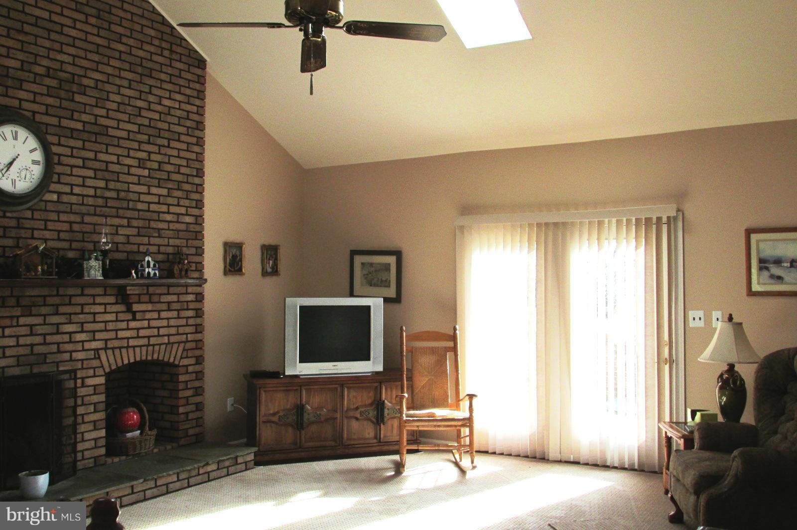 FRIENDSHIP KNOLLS - Residential