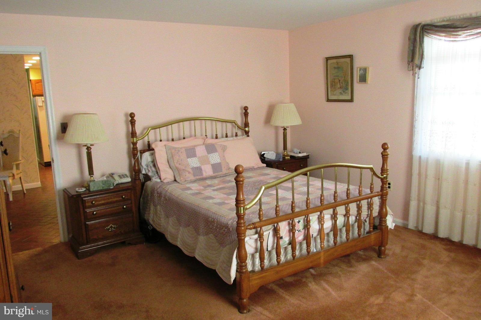 FRIENDSHIP KNOLLS - Residential