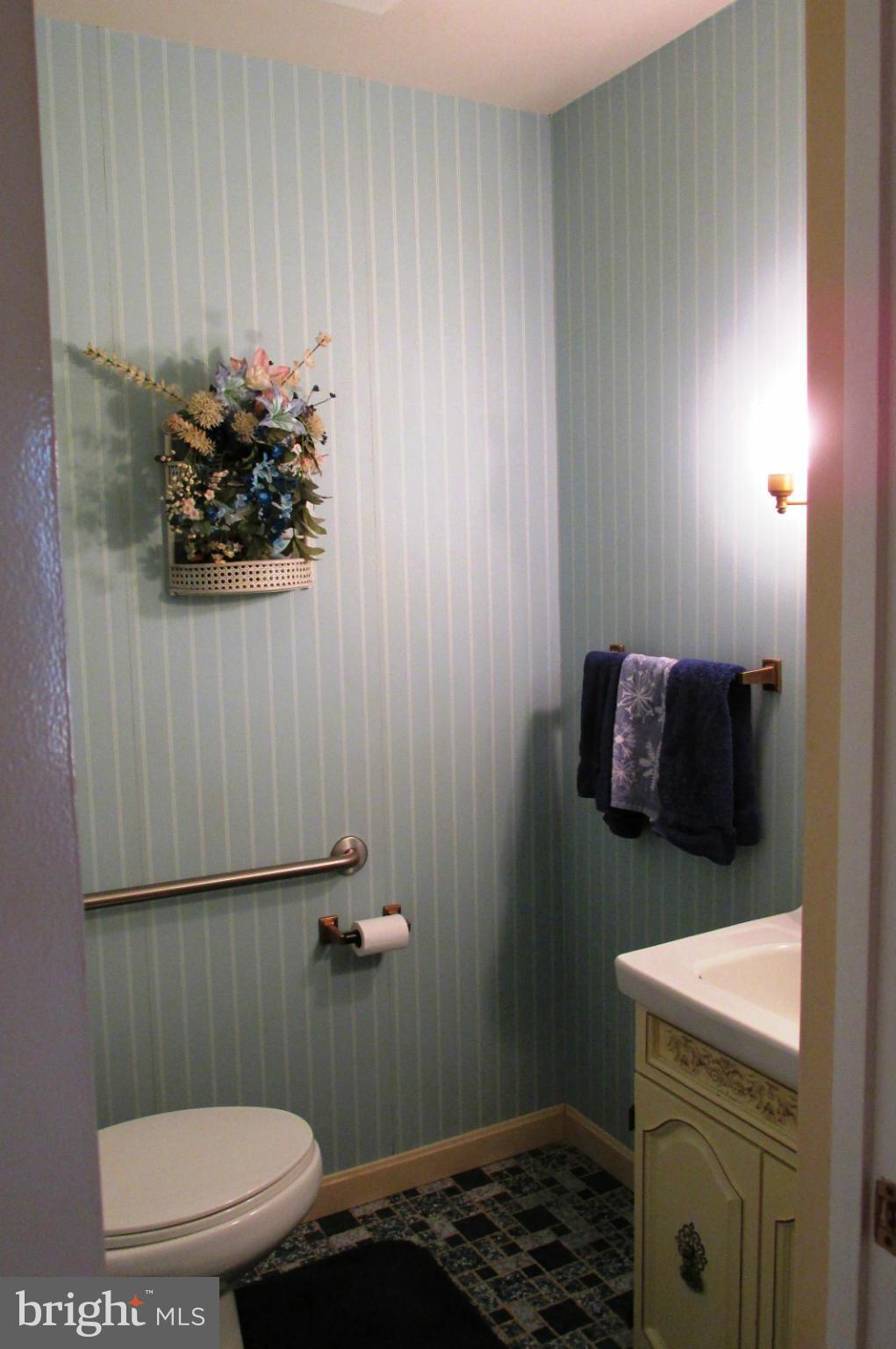 FRIENDSHIP KNOLLS - Residential