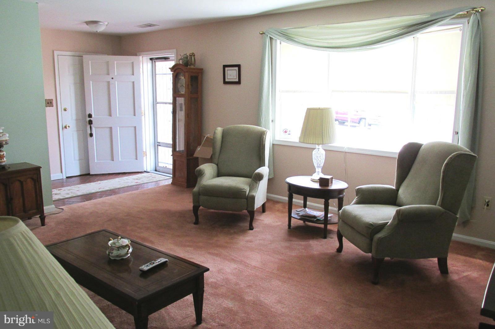 FRIENDSHIP KNOLLS - Residential