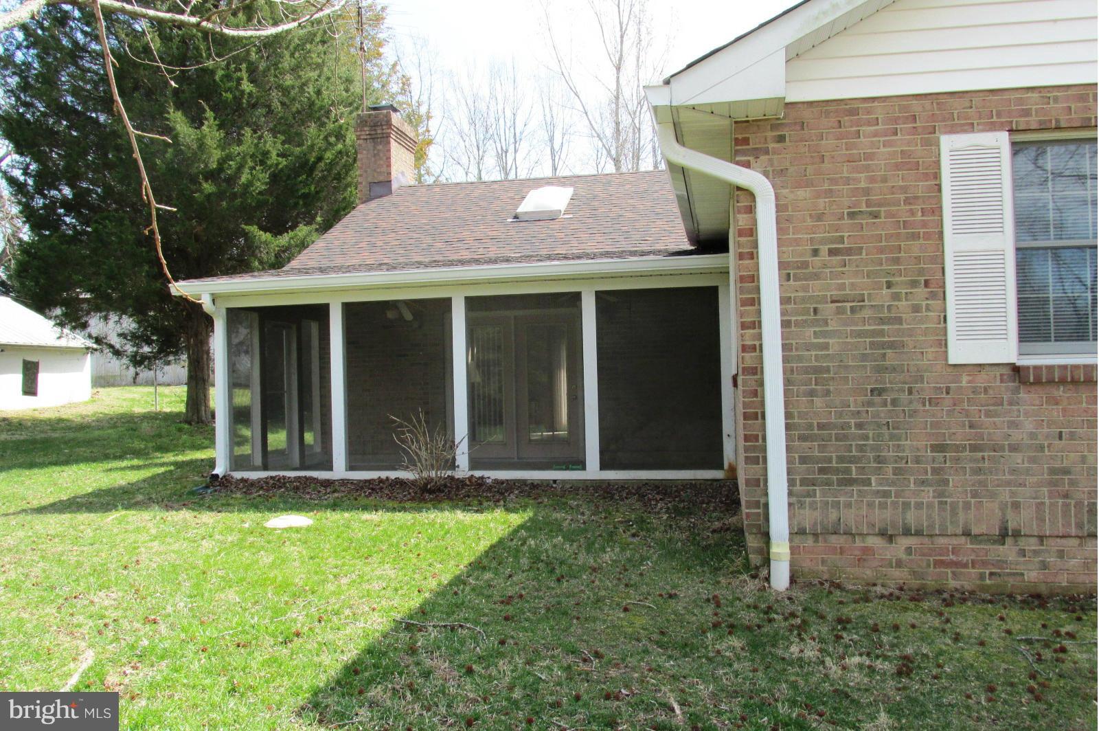 FRIENDSHIP KNOLLS - Residential