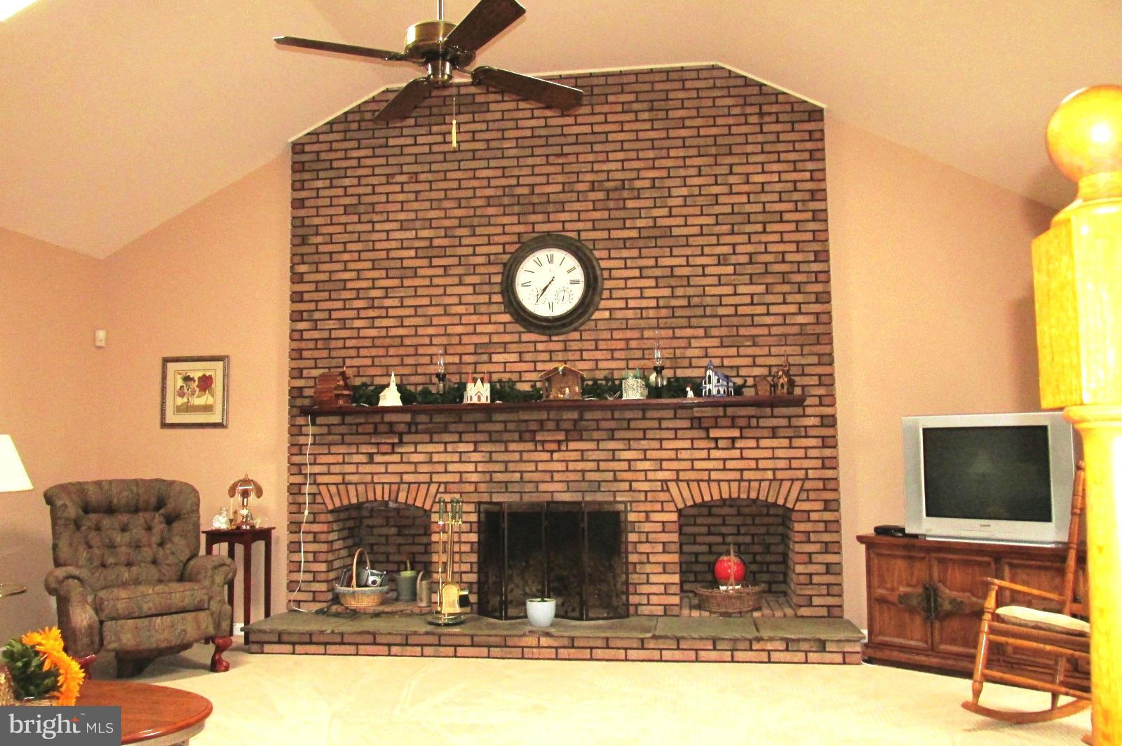 FRIENDSHIP KNOLLS - Residential