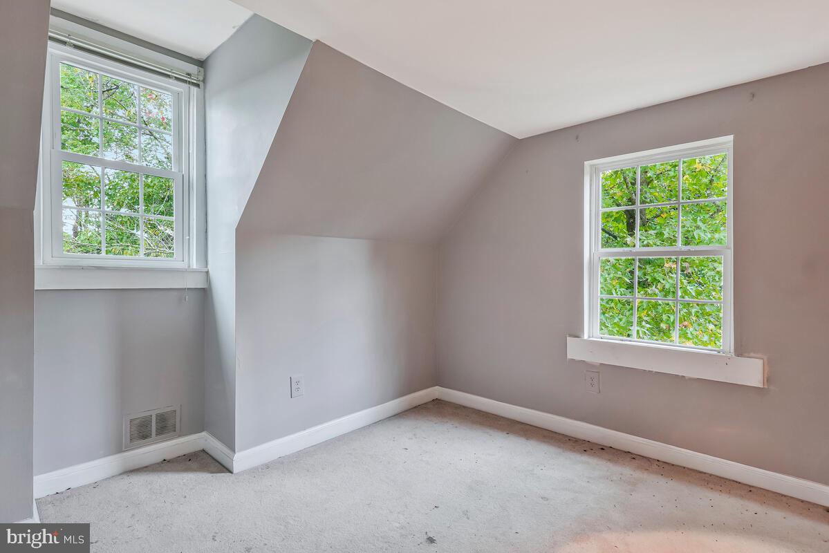 OLD VILLAGE - Residential