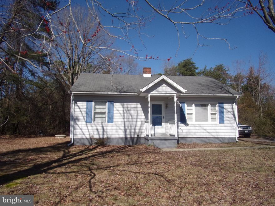 1+ acres and NO HOA-Just over the Spotsy County line with in 5 minuets. Close to VRE at Lees Hill/Massaponax area. Fredericksburg and shopping close by. Clean and well maintained.New hot water heater,washer (2 months),and  new dryer. New steel storage building 12 by 12. owner will be cleaning up side lines and rear behind storage building by grading more open back yard.Survey ordered